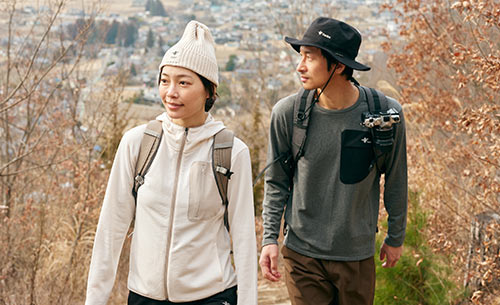 グリッドウールフーディグリッドウールフルジップ着用