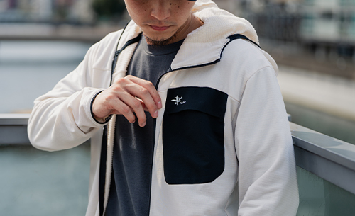 グリッドウールフーディ着用