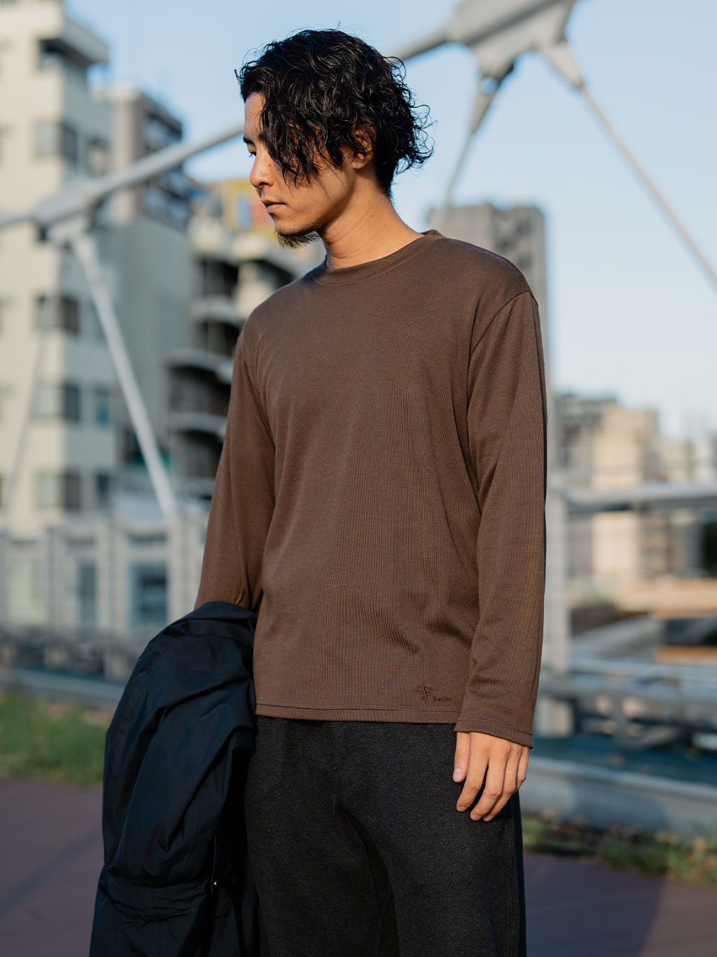 マイクロアゼクルー着用