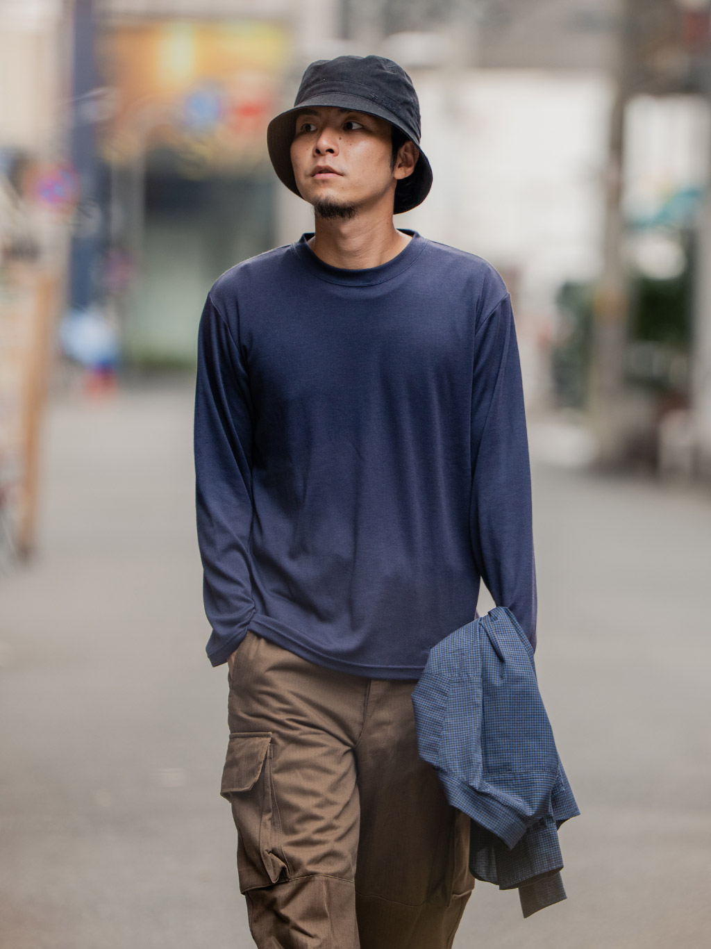 マイクロアゼクルー着用