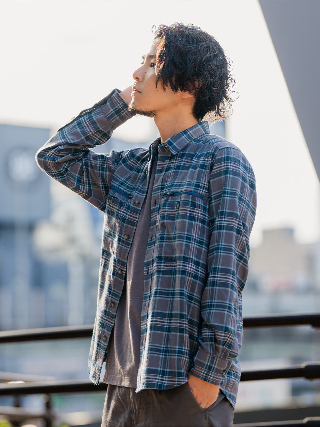 TSジッパーシャツ着用