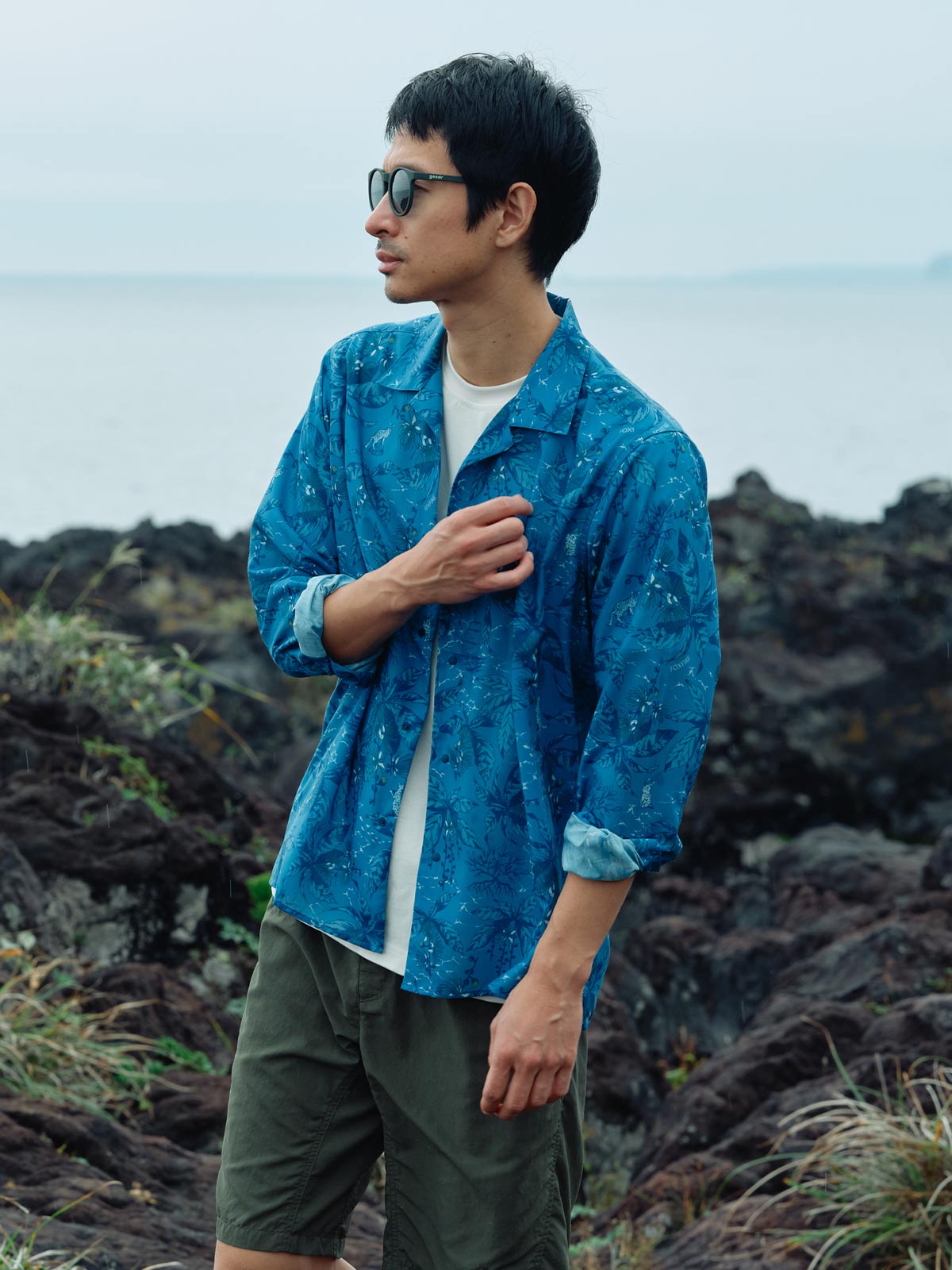 TSシェルシャツ着用