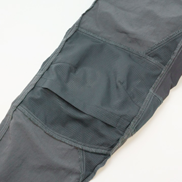 ニーパッドの入れ方3